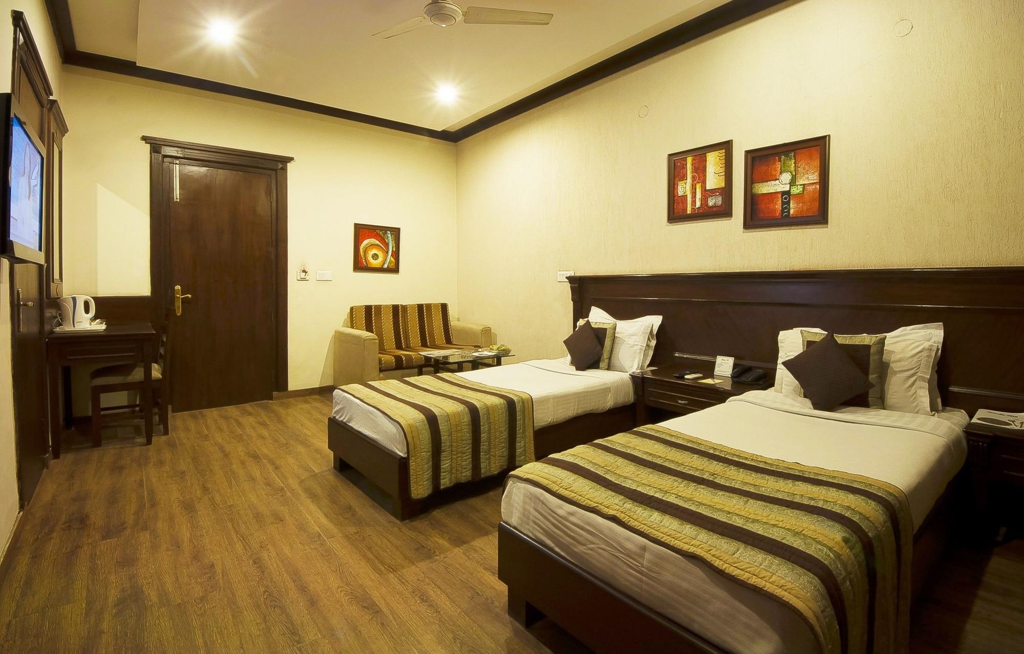 Hotel Siris 18 Gurgaon Exterior foto