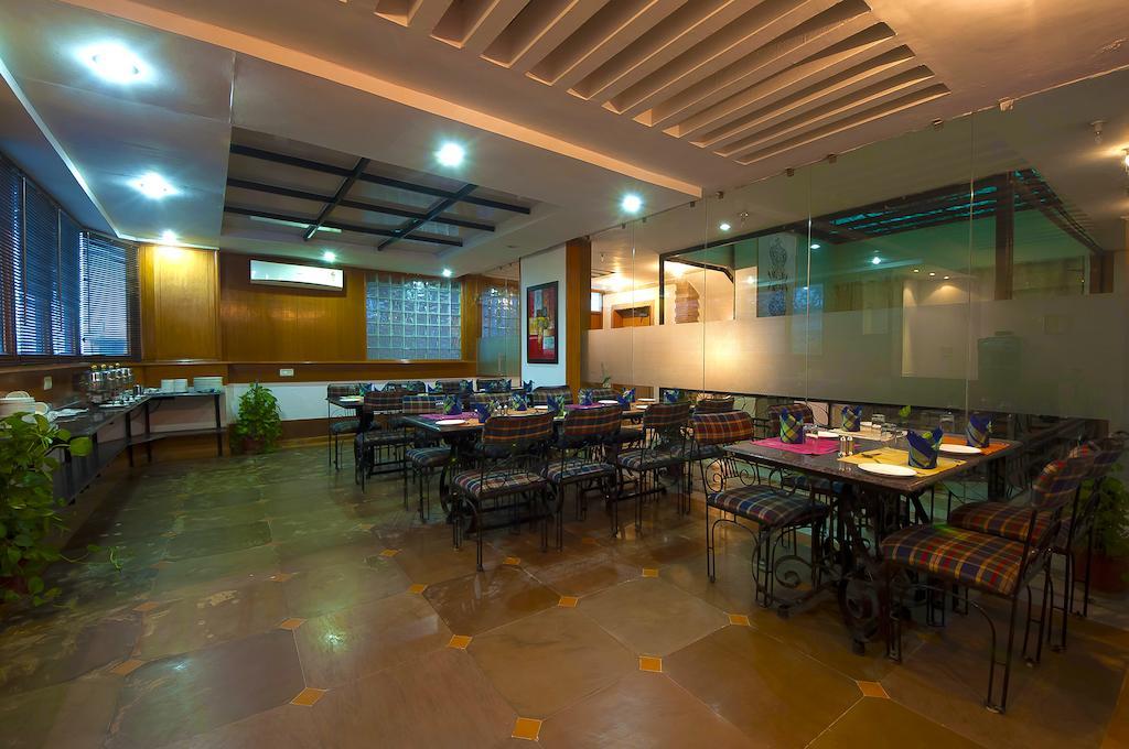 Hotel Siris 18 Gurgaon Exterior foto