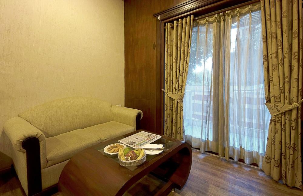Hotel Siris 18 Gurgaon Exterior foto
