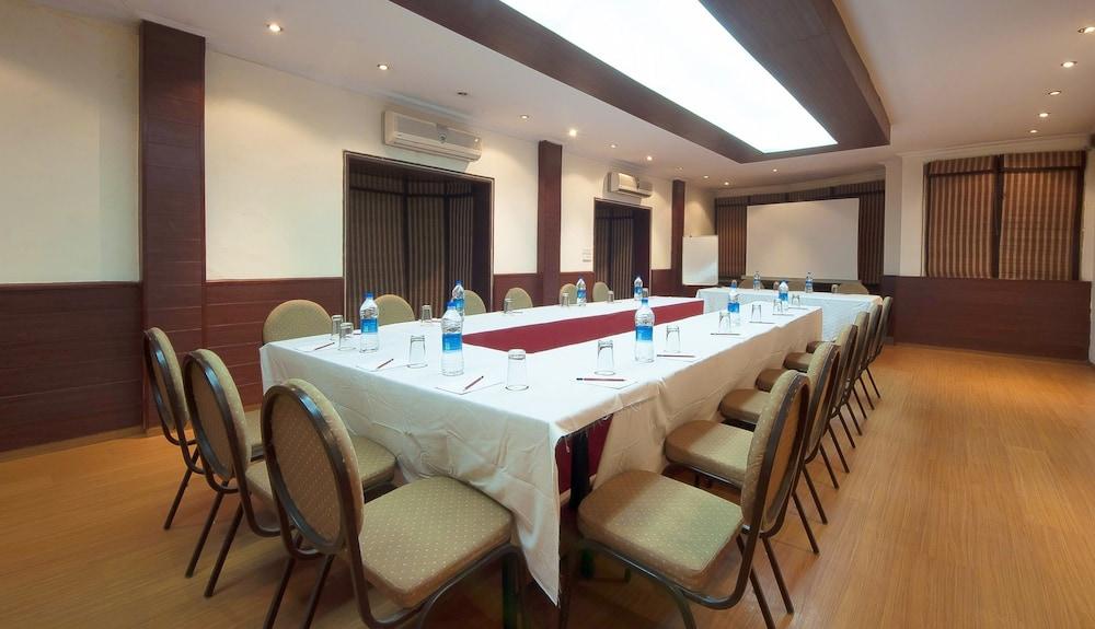 Hotel Siris 18 Gurgaon Exterior foto