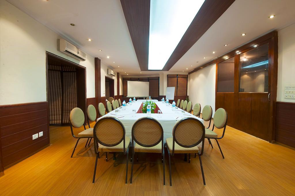 Hotel Siris 18 Gurgaon Exterior foto