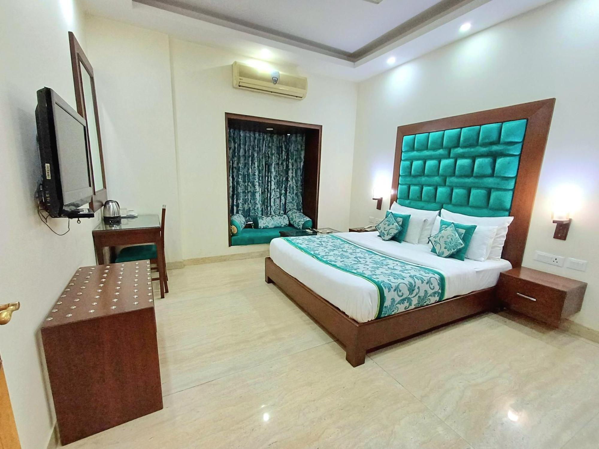 Hotel Siris 18 Gurgaon Exterior foto