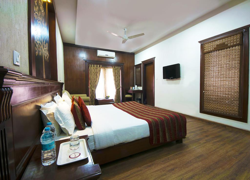 Hotel Siris 18 Gurgaon Zimmer foto