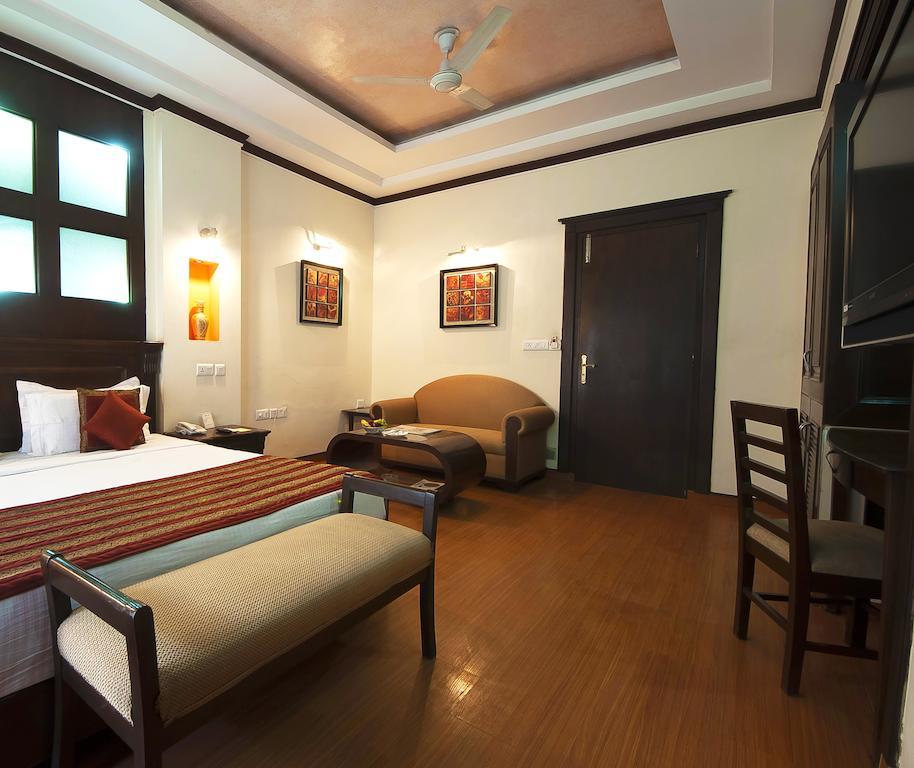 Hotel Siris 18 Gurgaon Exterior foto