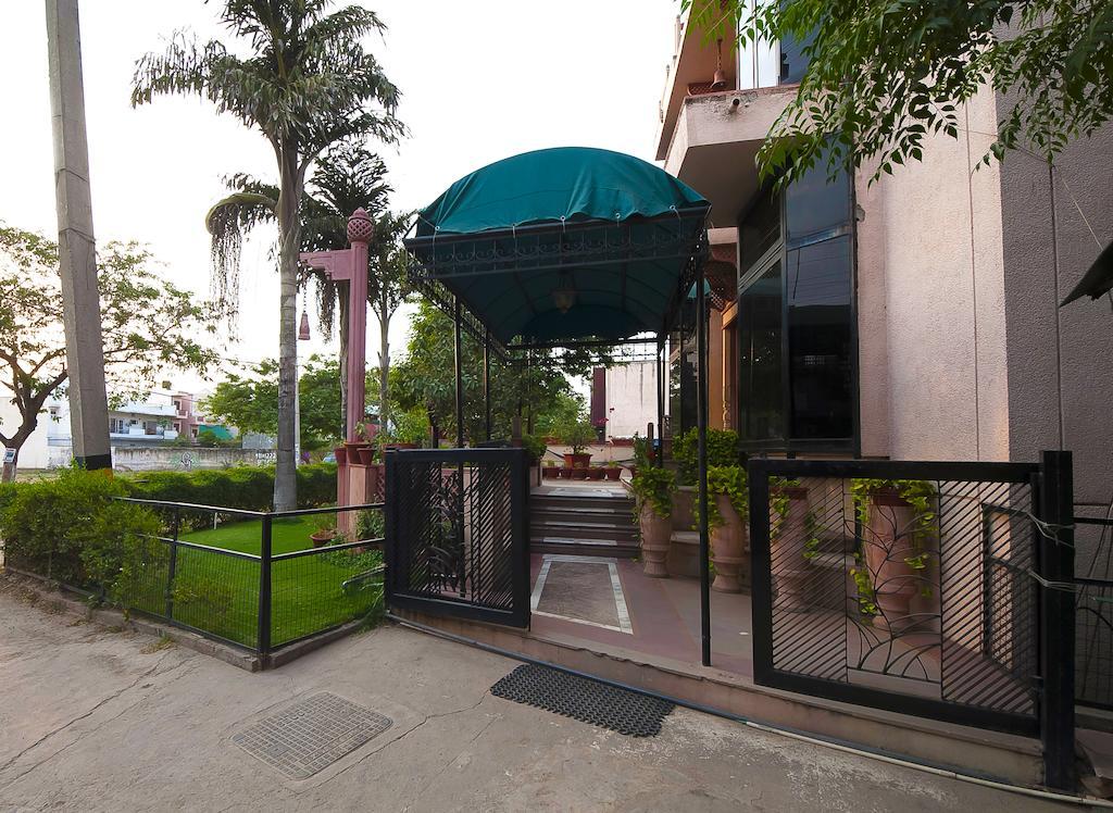 Hotel Siris 18 Gurgaon Exterior foto