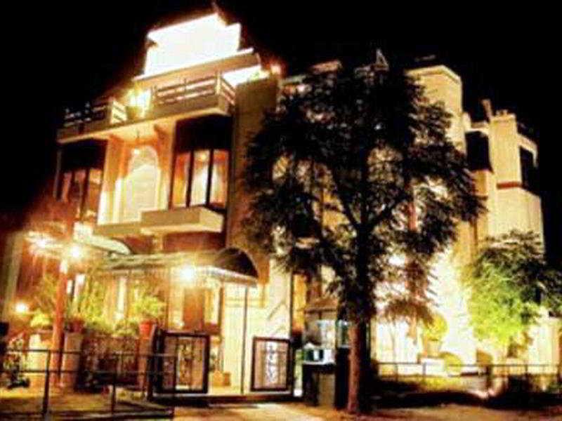 Hotel Siris 18 Gurgaon Exterior foto