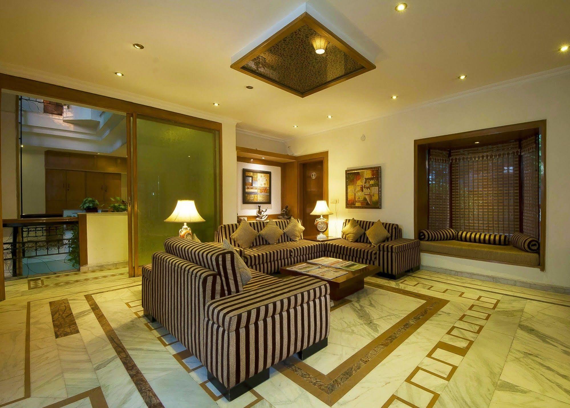 Hotel Siris 18 Gurgaon Exterior foto
