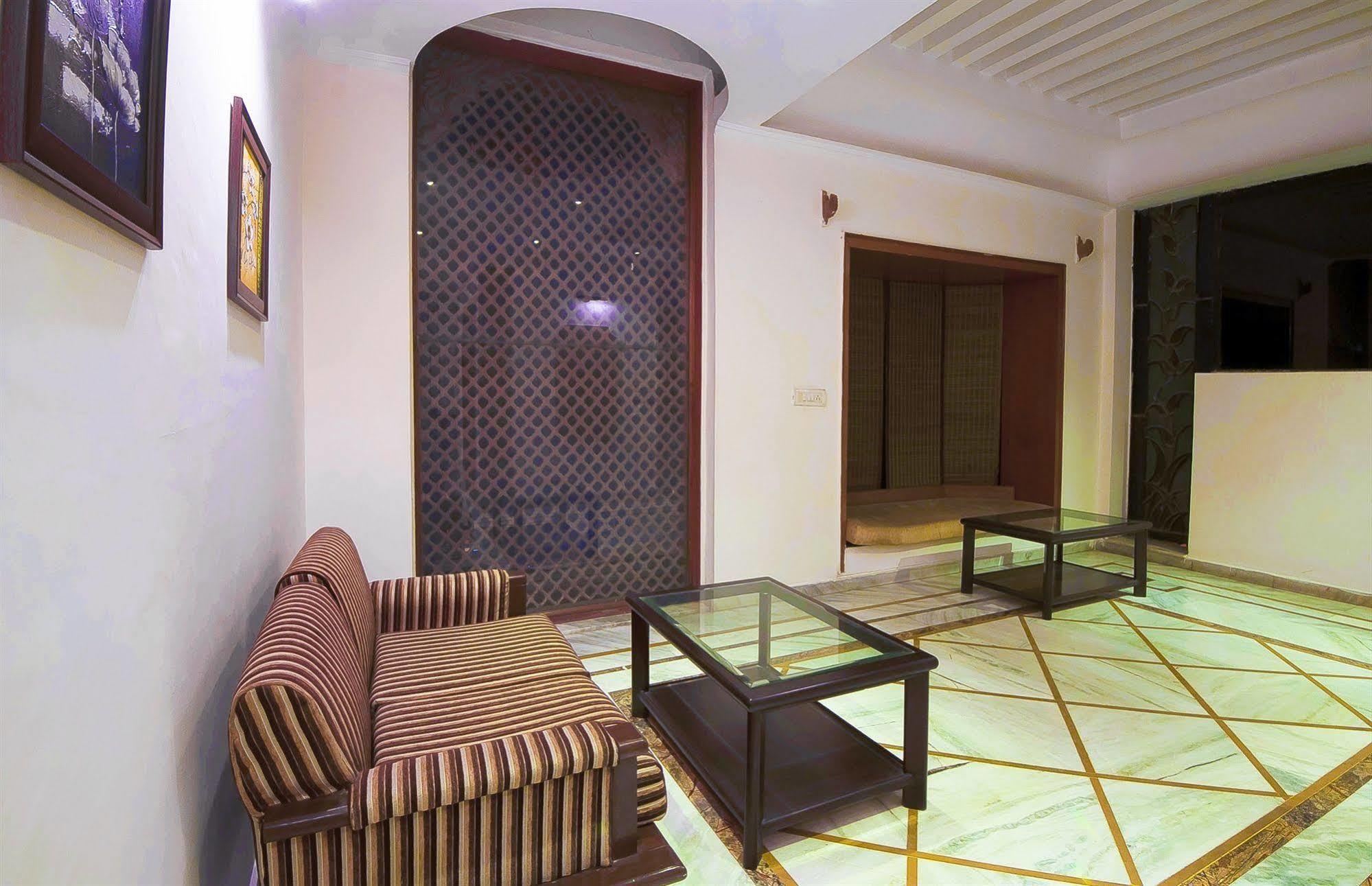 Hotel Siris 18 Gurgaon Exterior foto